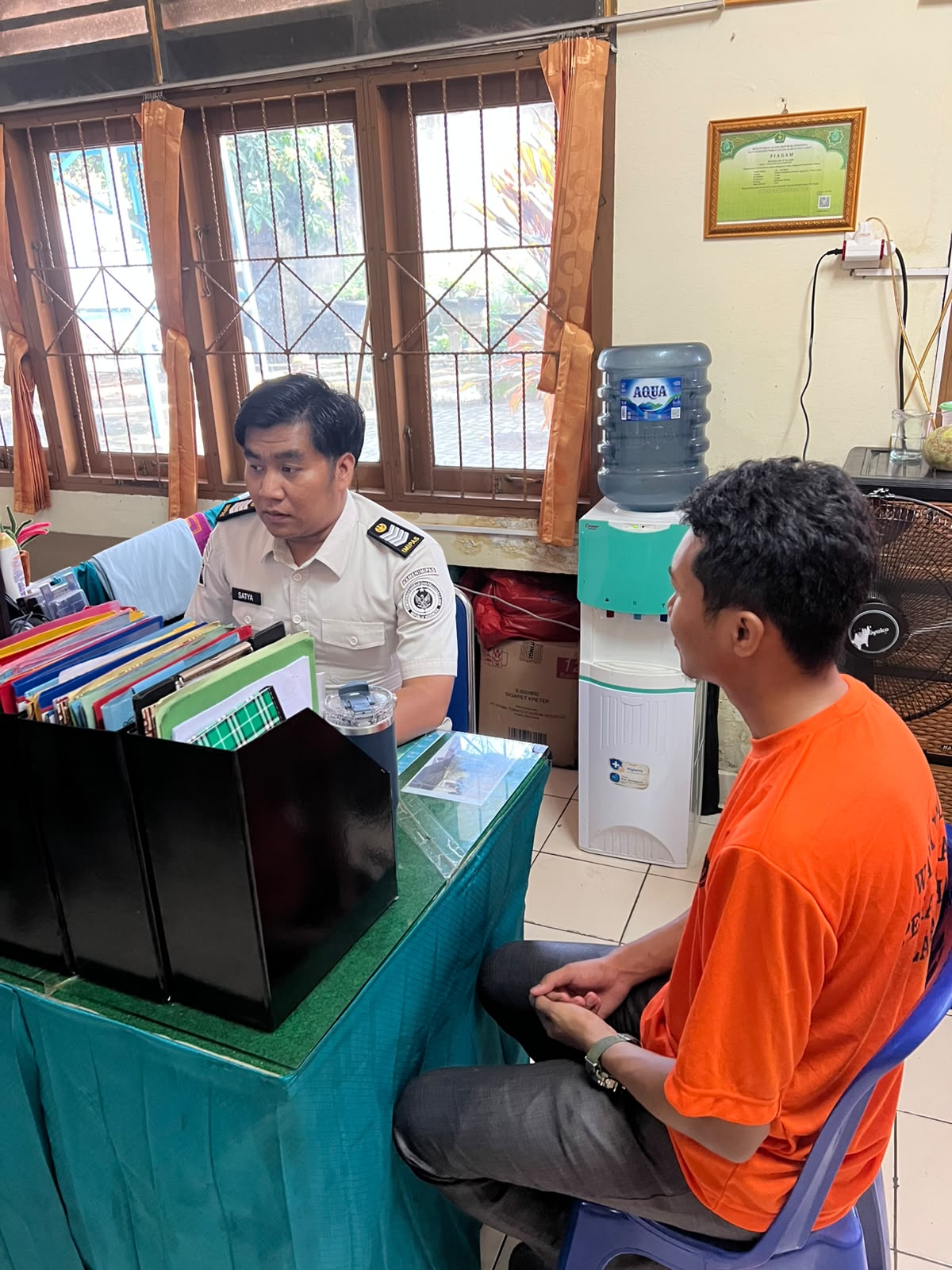 MELAKSANAKAN ASESMEN WARGA BINAAN